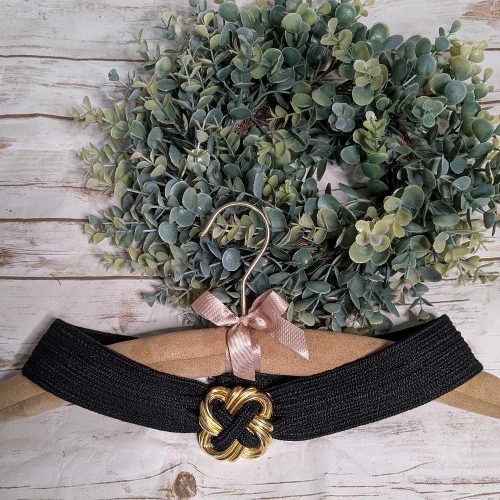 La Rue Vintage Stretchy Black Belt W Twisted Robe Style Metal Medallion
